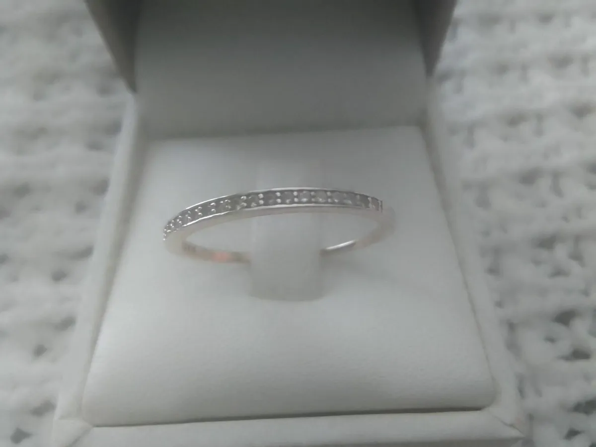 STERLING SILVER SLIM ZIRCONIA BAND RING SIZE R - Image 2