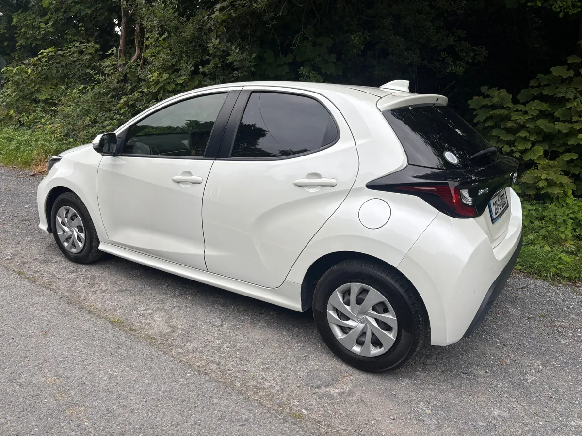 Toyota Yaris Hybrid 2020 - Image 2