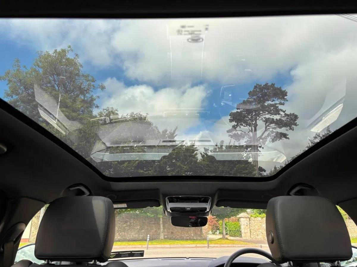 Land Rover Range Rover Velar Sunroof Dynamic SE P - Image 3