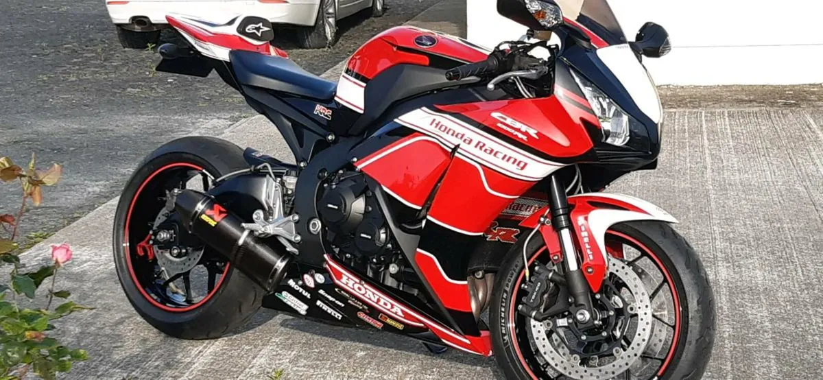 Honda cbr 1000rr - Image 1