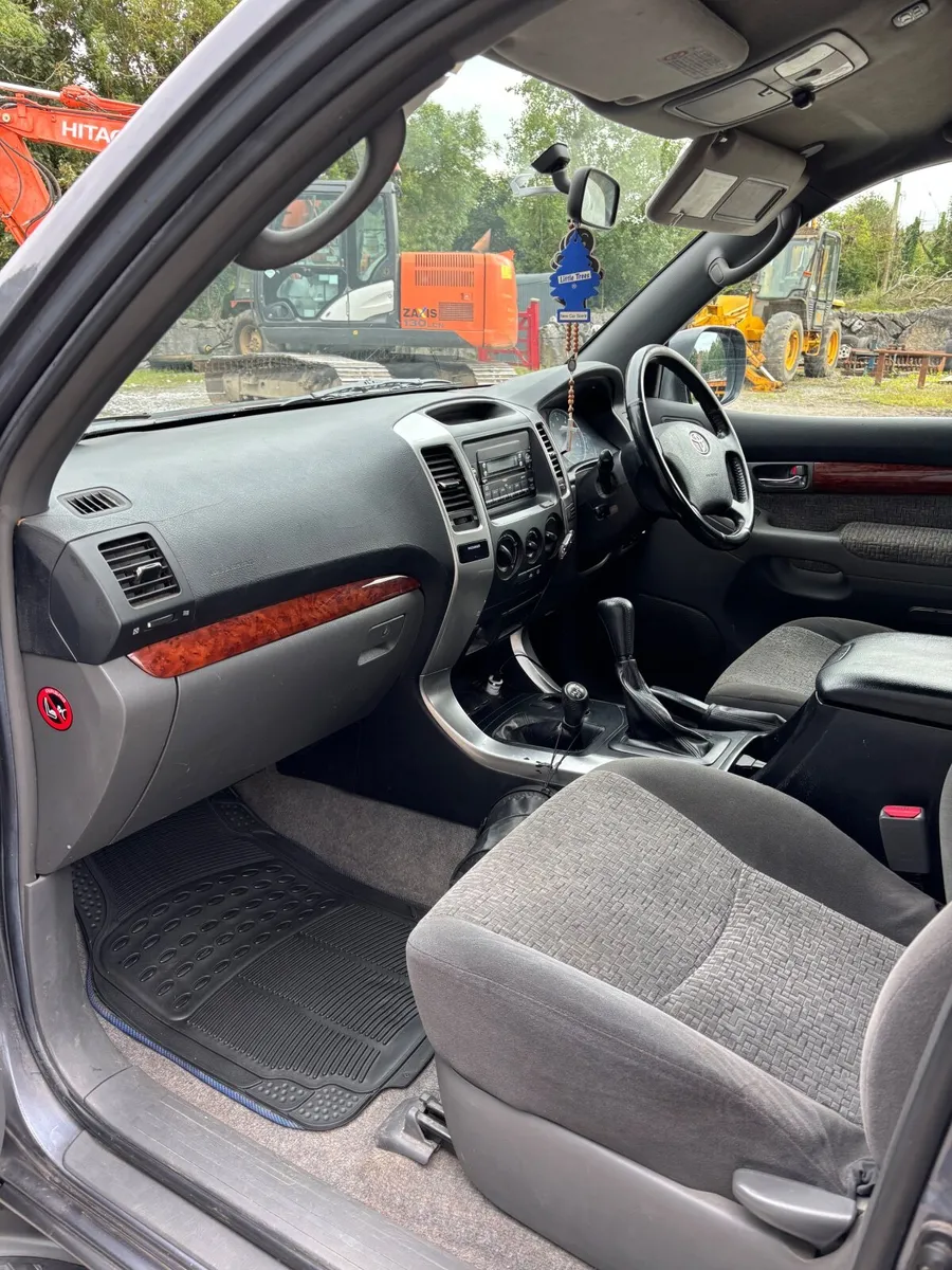 Toyota Land Cruiser automatic - Image 3