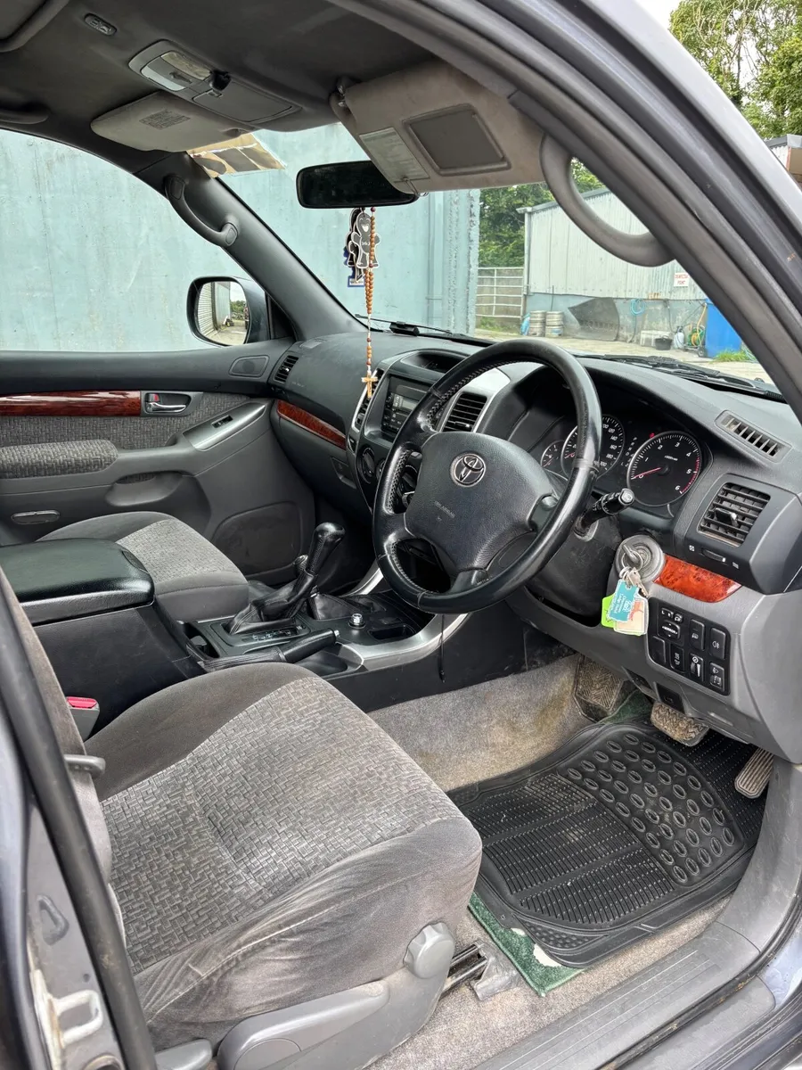 Toyota Land Cruiser automatic - Image 4