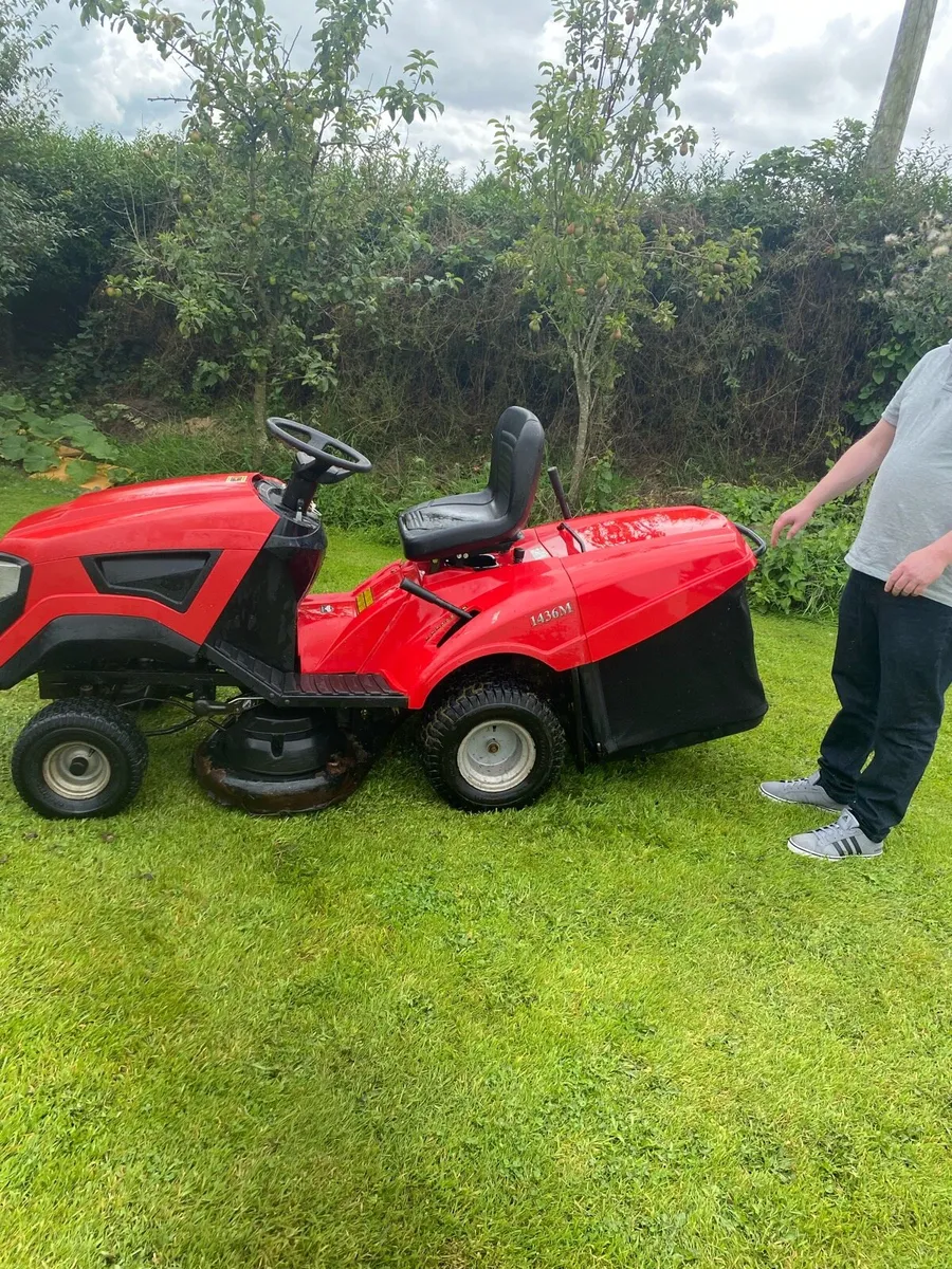Mount field ride on lawnmower - Image 1