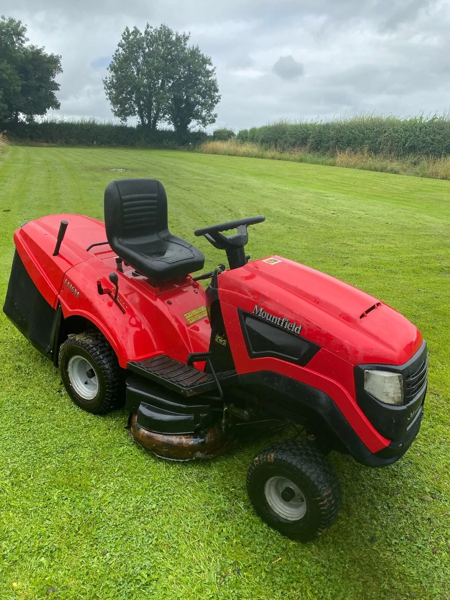 Mount field ride on lawnmower - Image 4