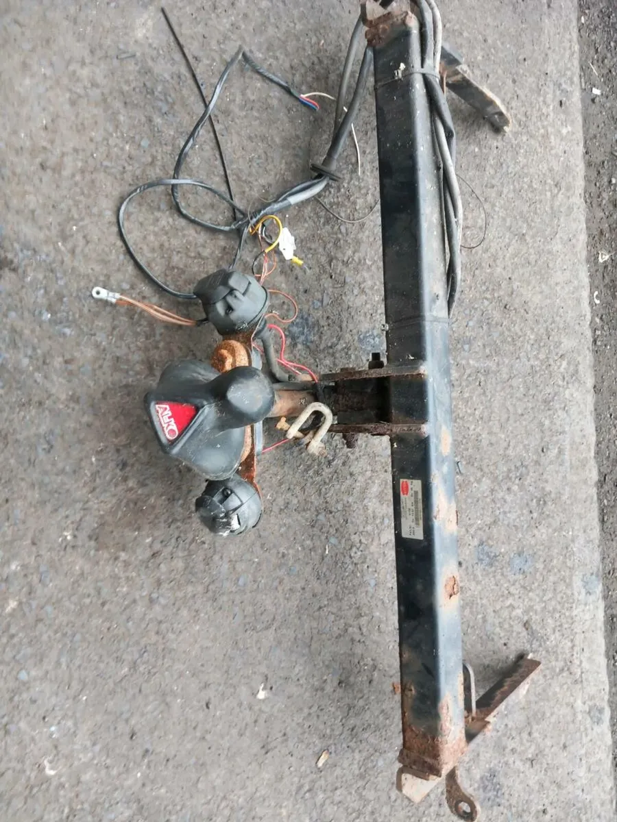 09-2015 OPEL INSIGNIA TOWBAR