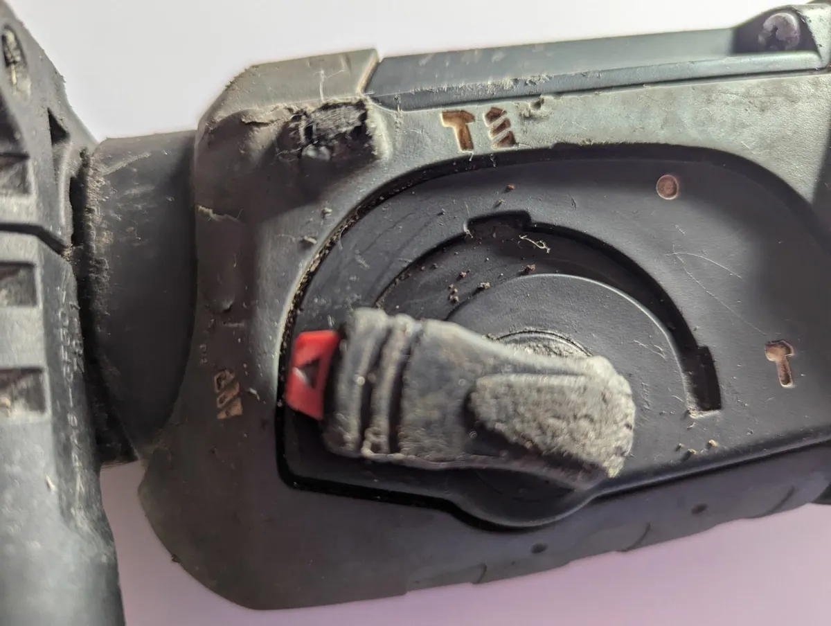 Makita Electric Hammer Drill - Image 4