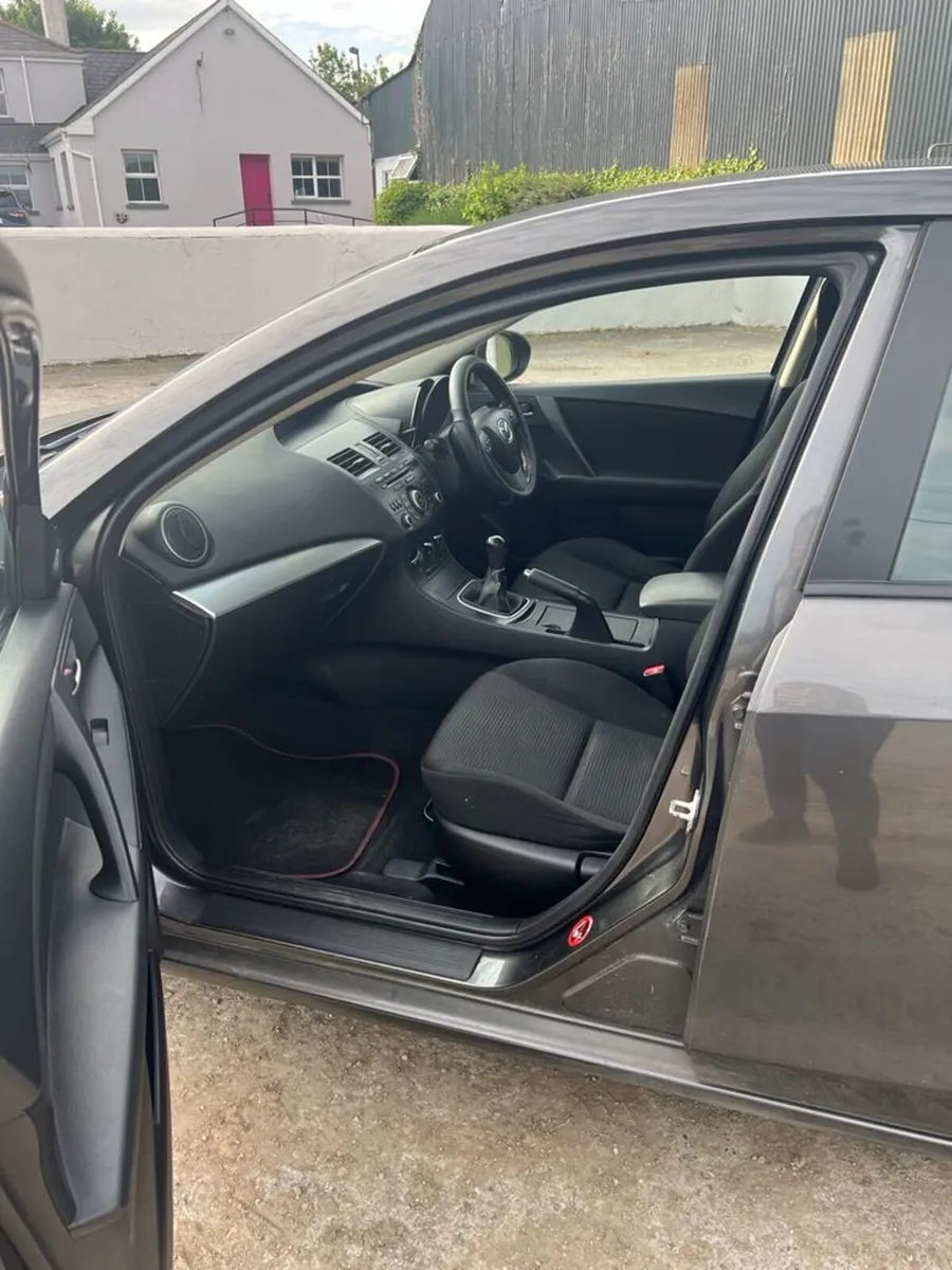 Mazda 3 - Image 4