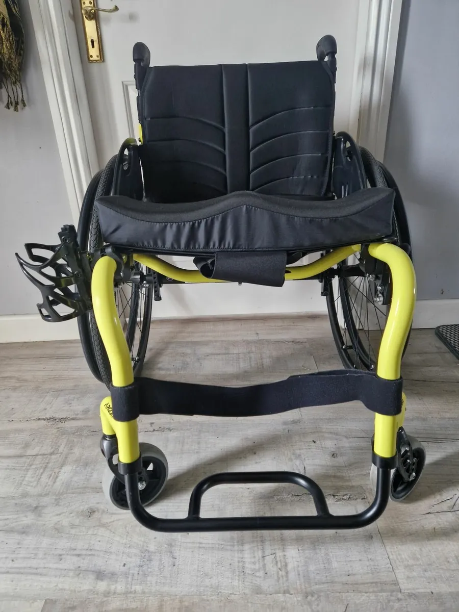 Manual active wheelchair quickie argon 2 - Image 3