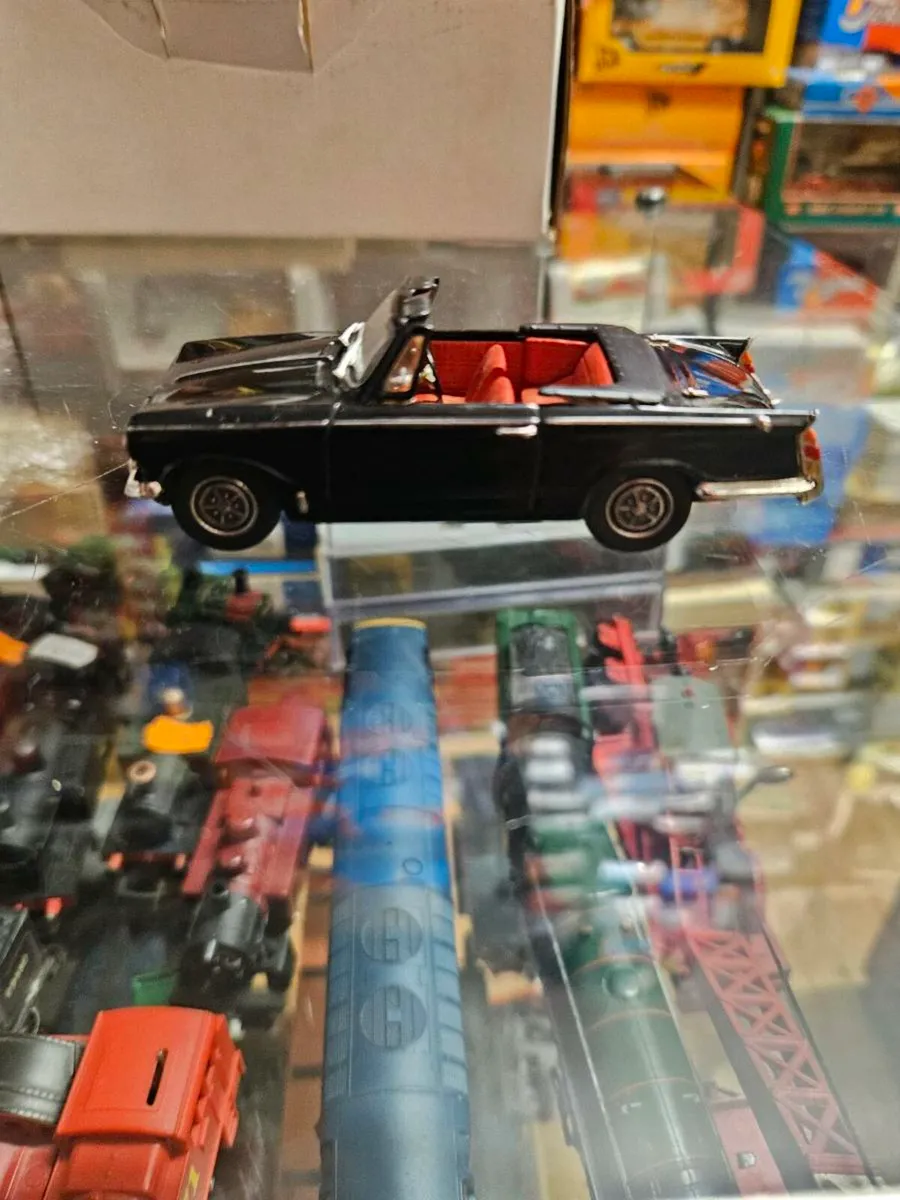 Corgi K&R Replicas Triumph Vitesse 1.43 - Image 3