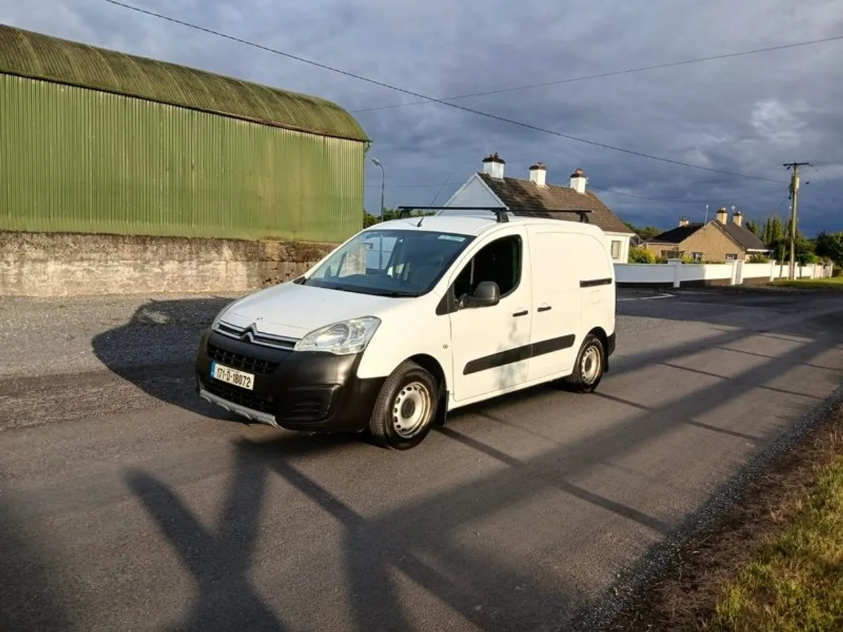 2017 Citroen Berlingo 3 Seater - Image 1
