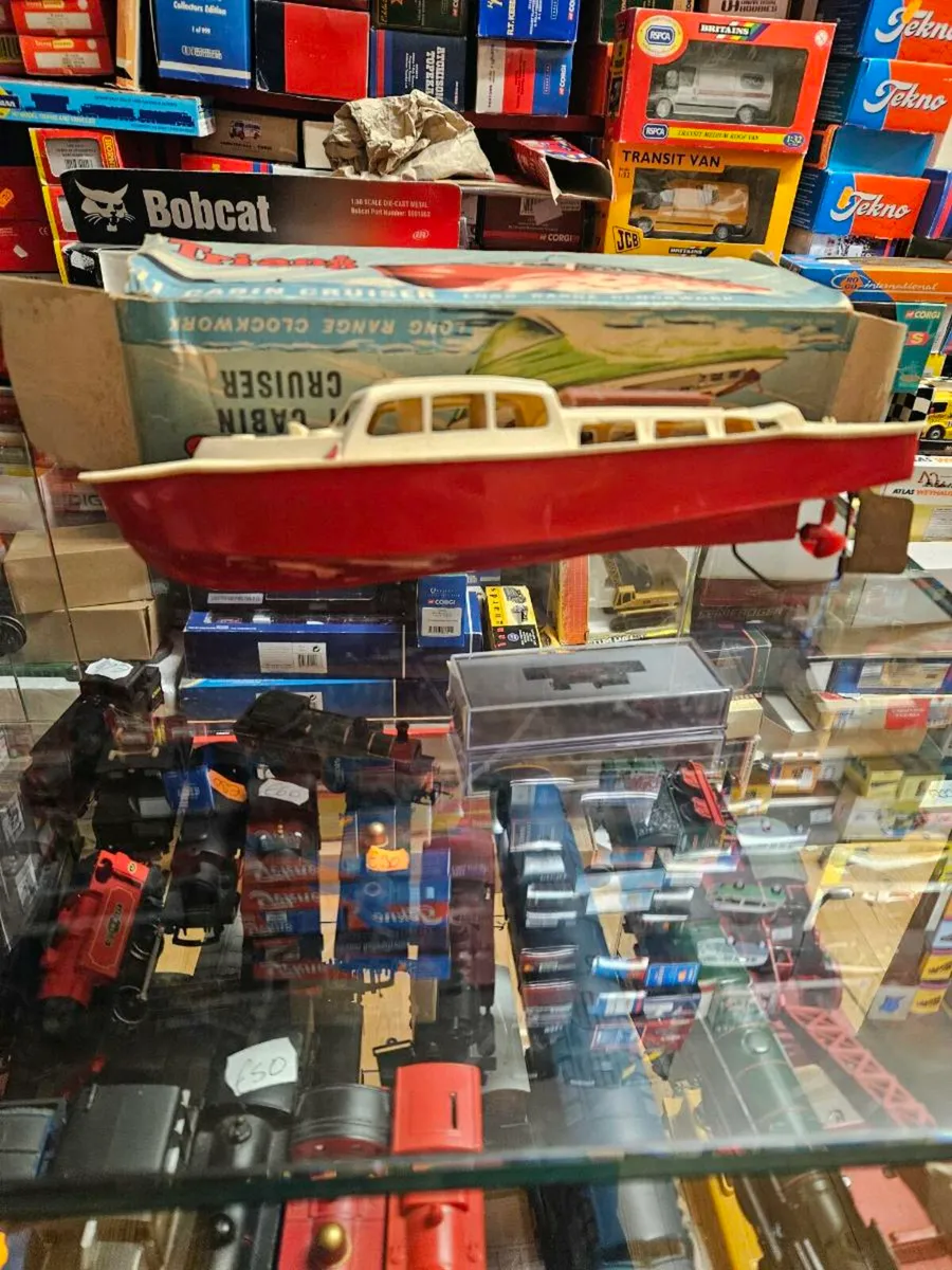 Vintage Triang Clockwork Cabin Cruiser - Image 3
