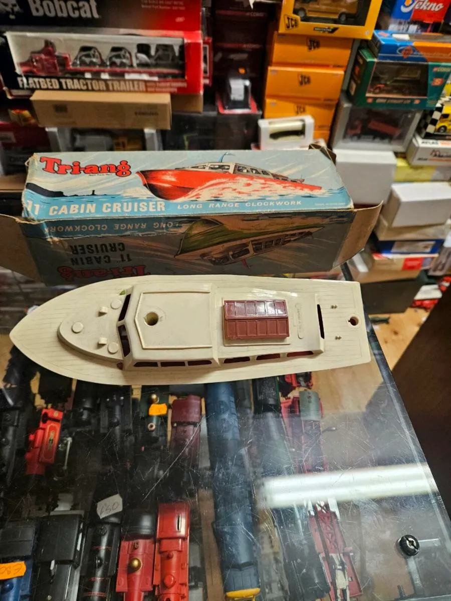 Vintage Triang Clockwork Cabin Cruiser - Image 4
