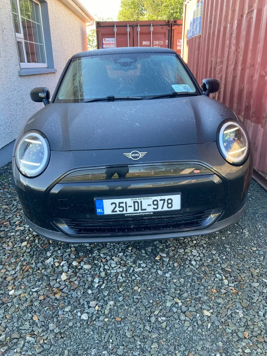 Mini Cooper 2025 - Image 2