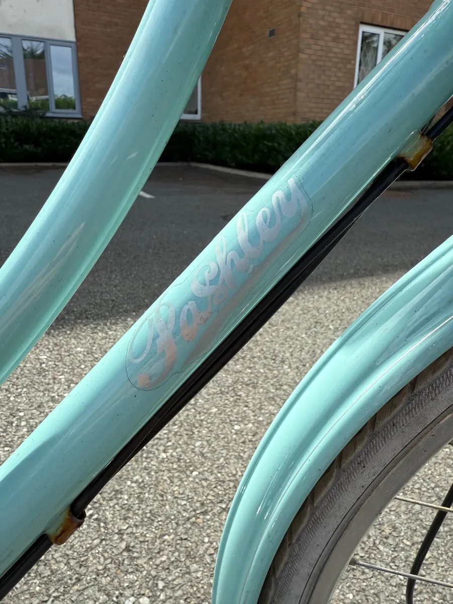 Ladies bike - brand Pashley - Image 2
