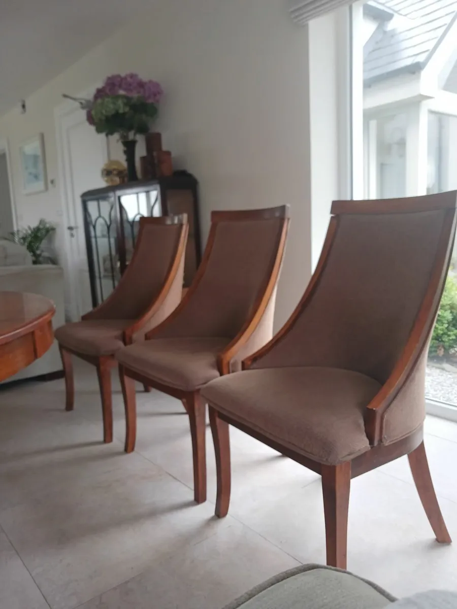 Dining table and six chairs - Image 2