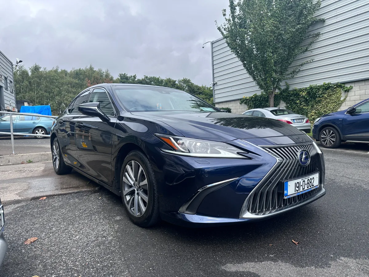 Lexus ES300H Executive, 2019 - Image 1