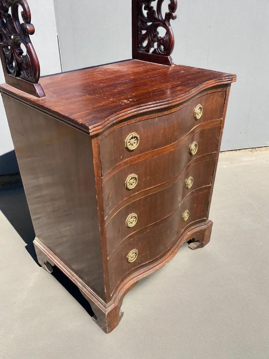 Antique Chest of Drawers - Serpentine Front - Image 3