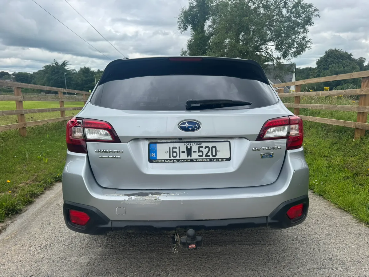 Subaru Legacy SE 2.0 D Outack Premium,Automatic - Image 4