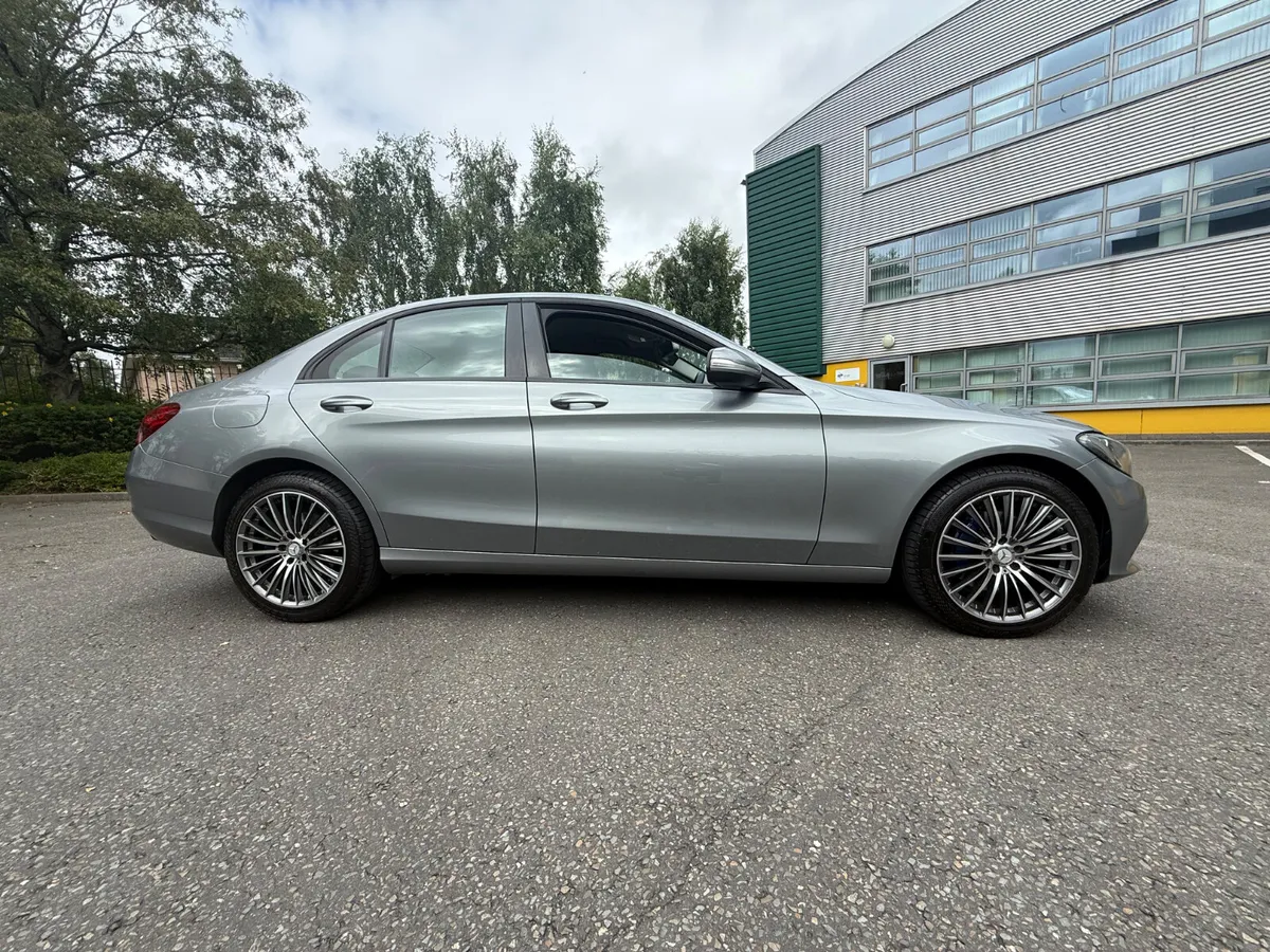 Mercedes-Benz C300 Diesel Hybrid Auto - Image 3