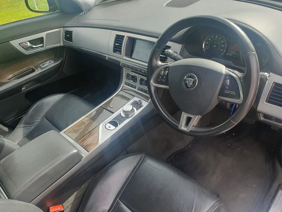 2015 JAGUAR XF 2.2 - Image 3