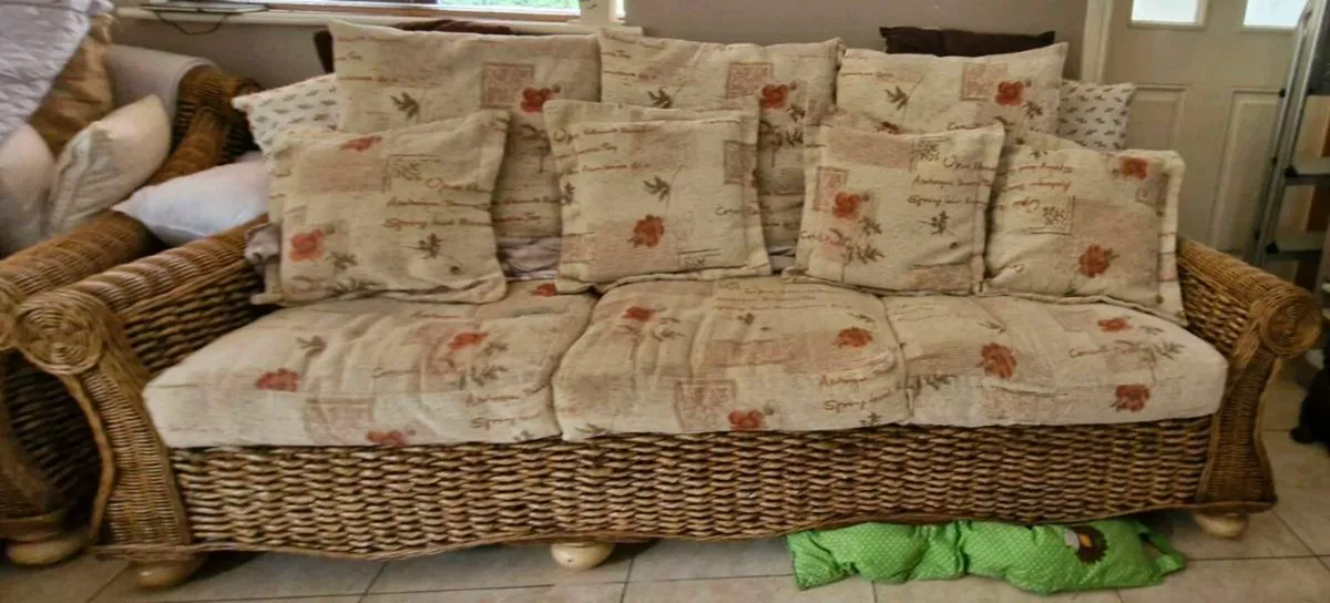 Sofa suite - Image 1