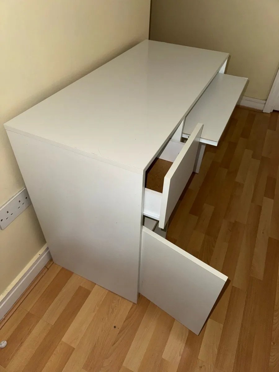 Desk - Image 2