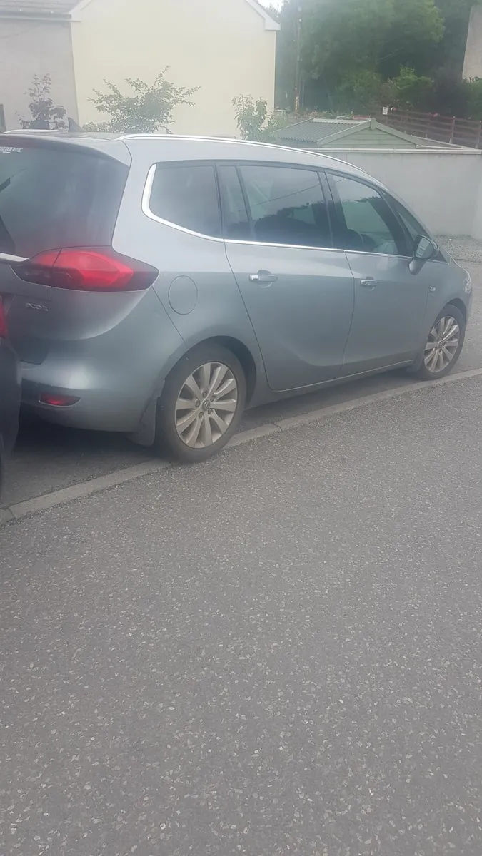 Opel Zafira 2013 - Image 2