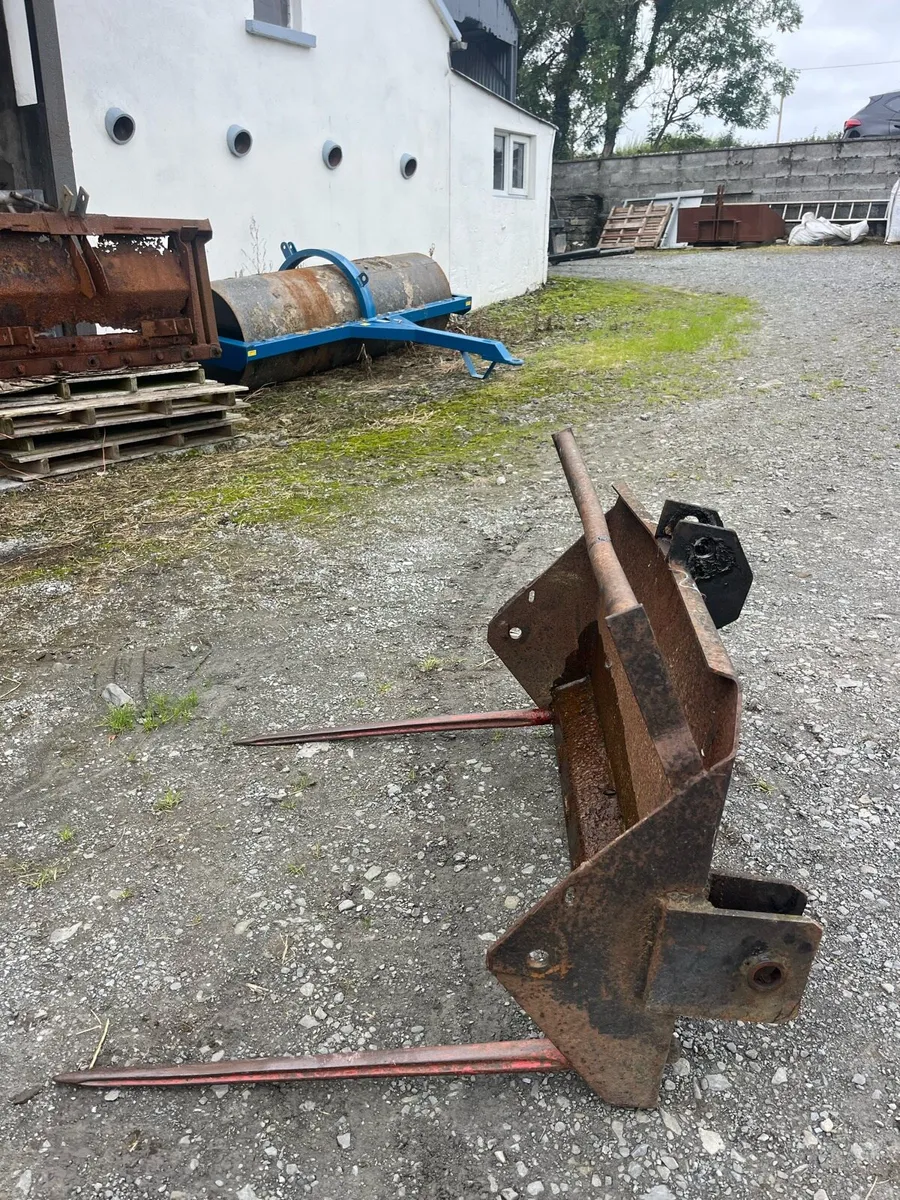 Front loader spike, dung fork and single spike - Image 3
