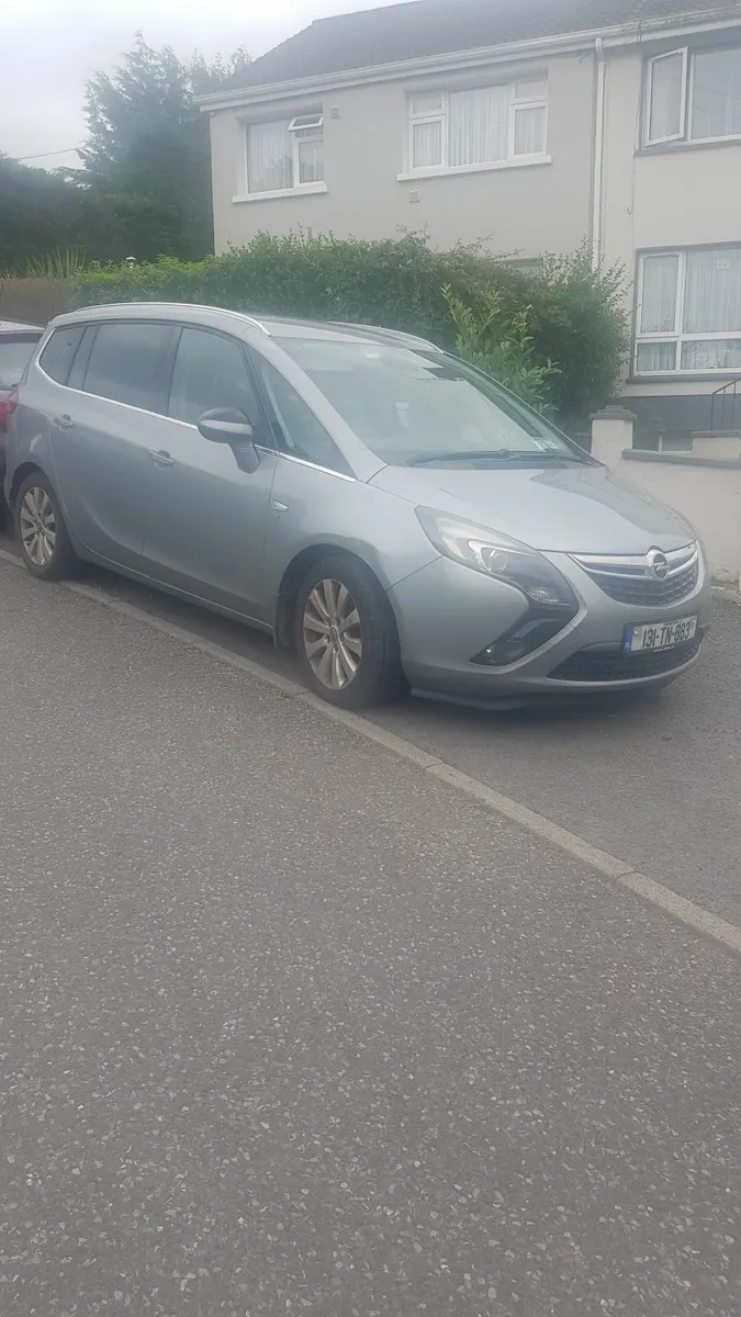 Opel Zafira 2013 - Image 1