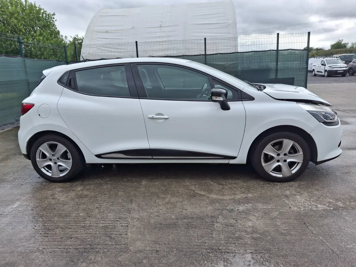 162 Renault Clio  Dynamic  1.2 Petrol - Image 4