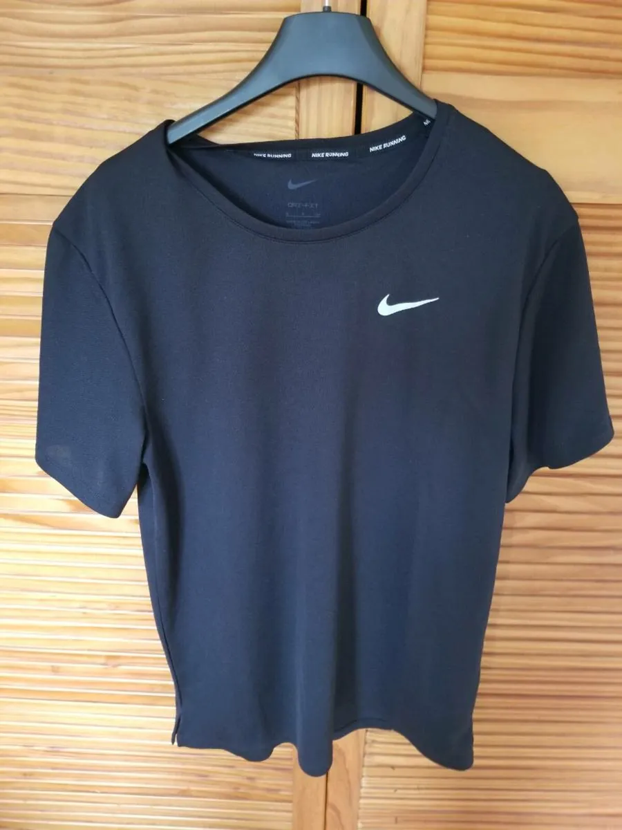 Nike clothing - Image 2