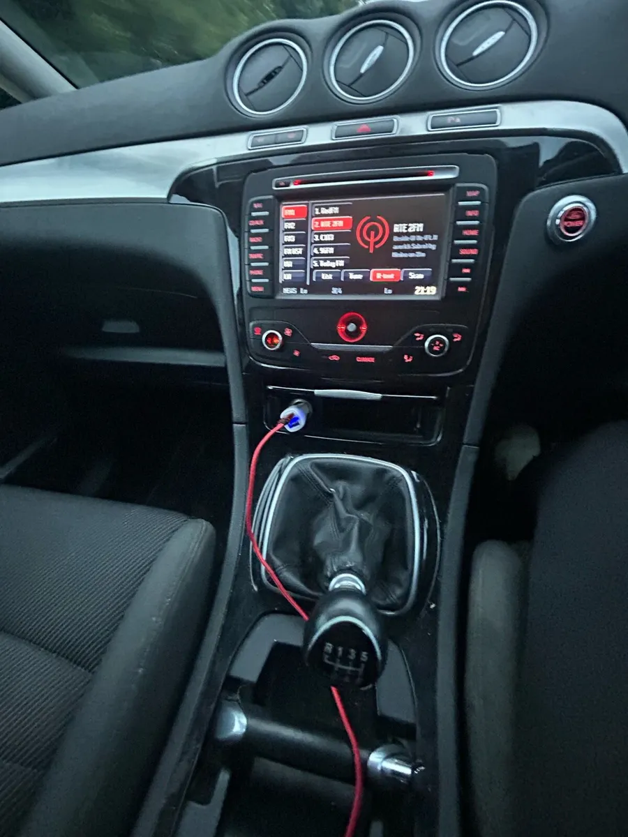 Ford S Max titanium ( low mileage ) - Image 4