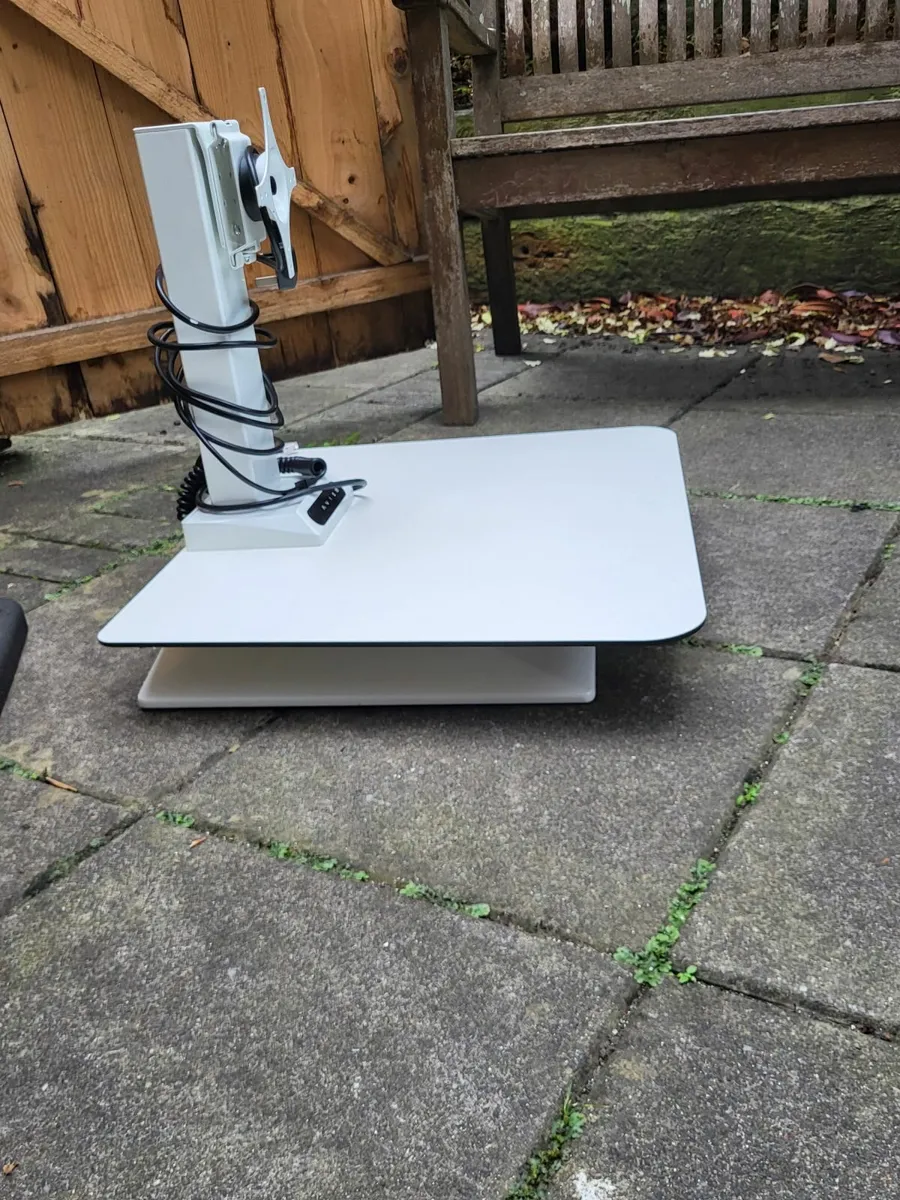 Standing desk