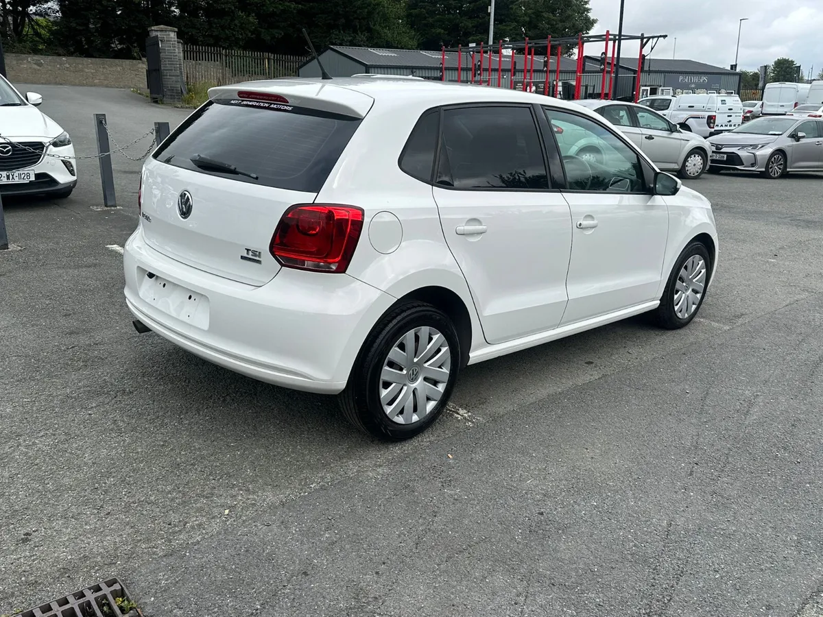 Volkswagen Polo 2014 with CarPlay - Image 3