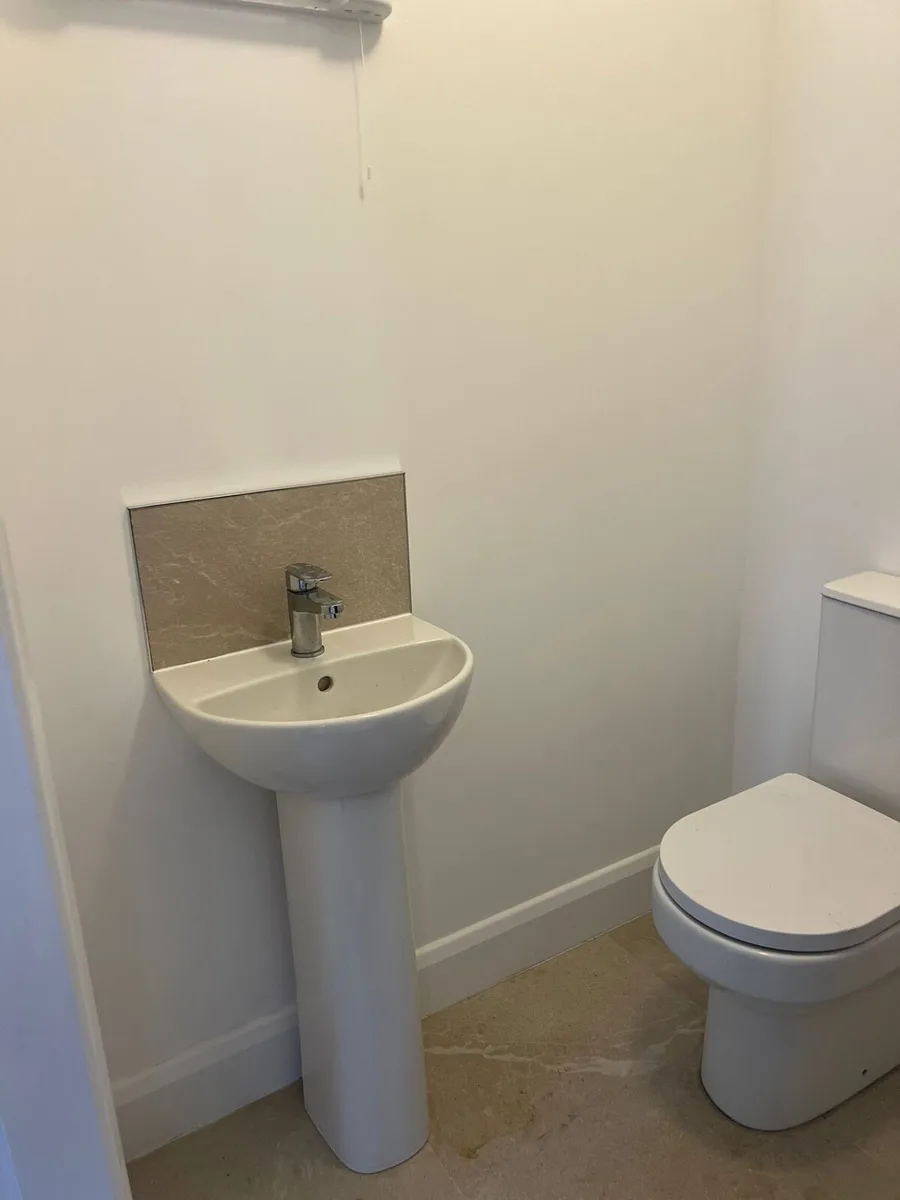 Sonas Round Basin & Full Pedestal - Image 1