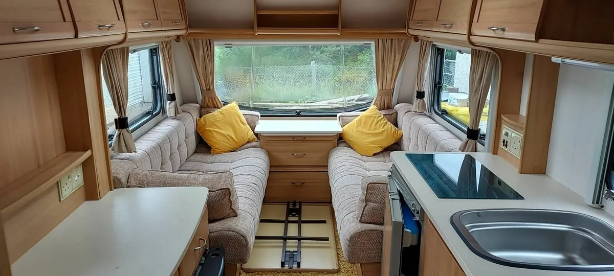 Avondale Dart 470 Caravan - Image 1