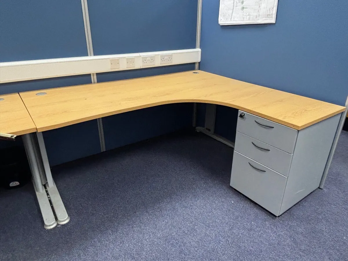 Radial Desk