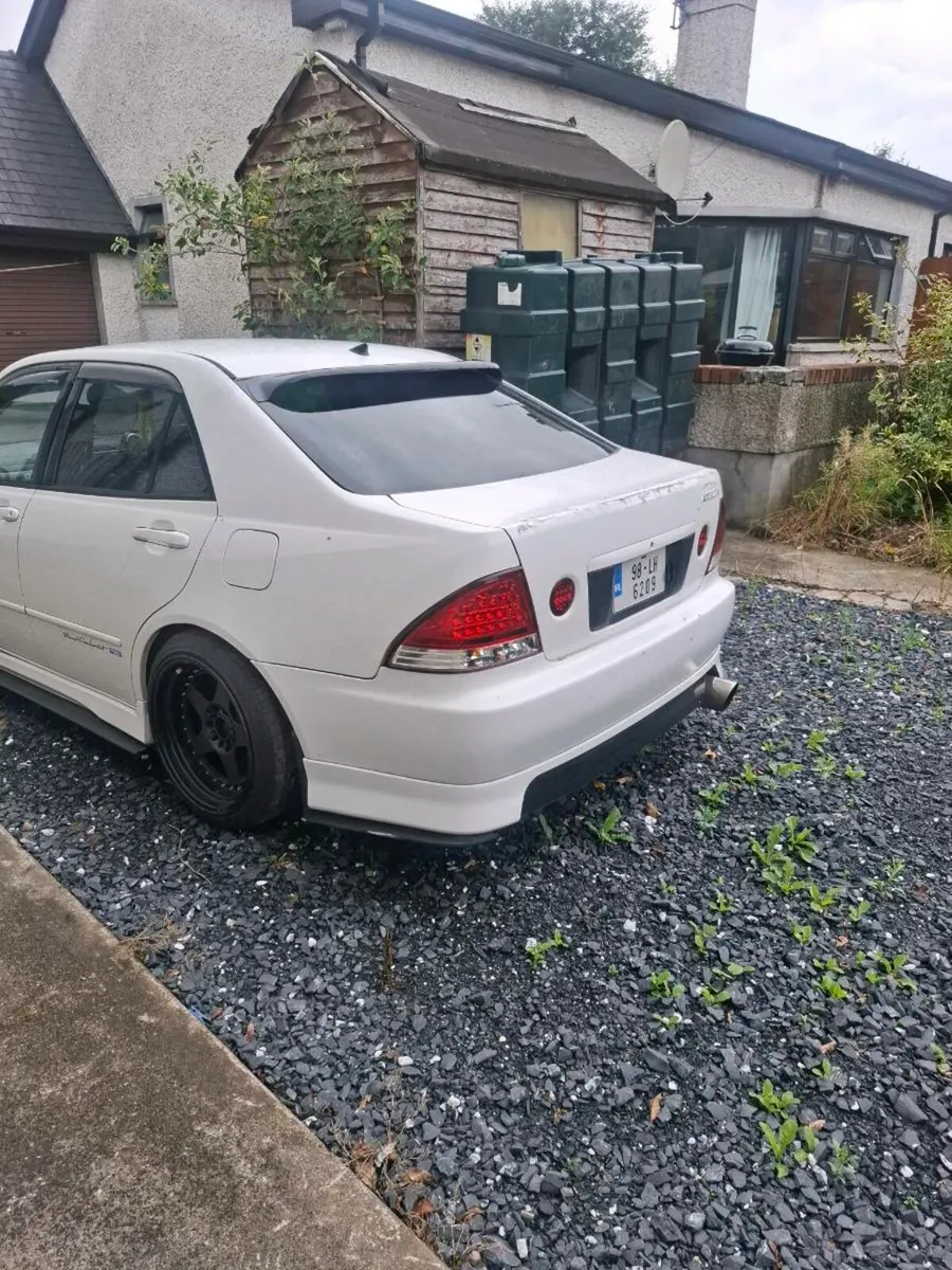 Toyota altezza - Image 4