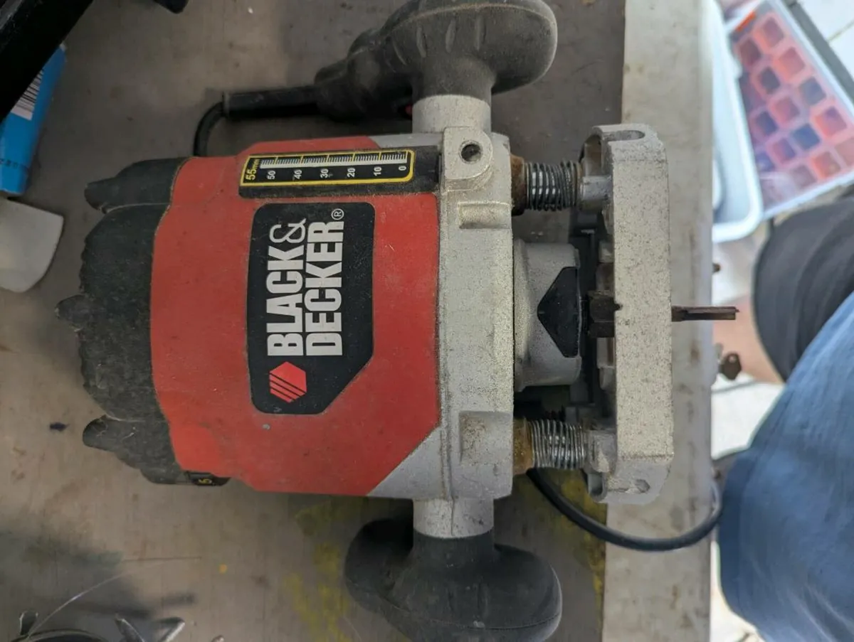 black and Decker router