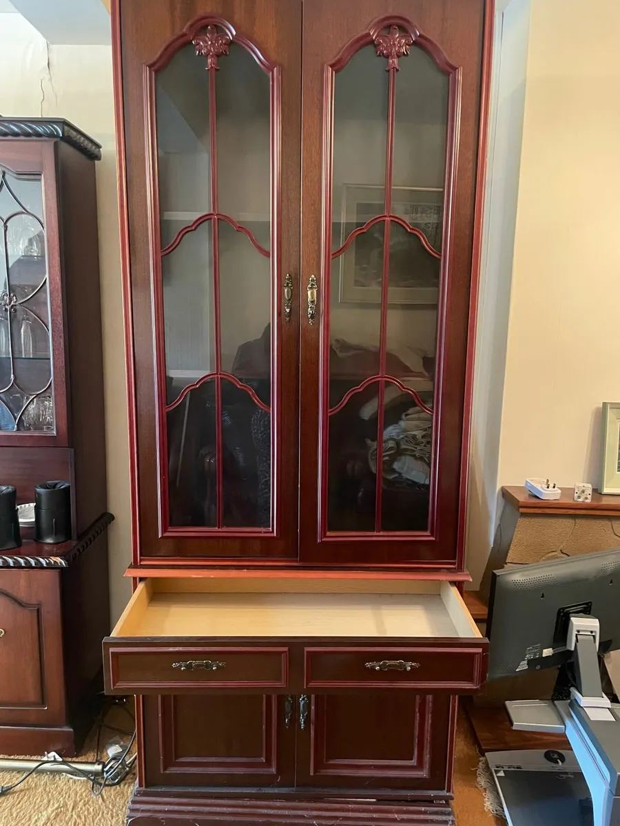 Cabinet - Image 3