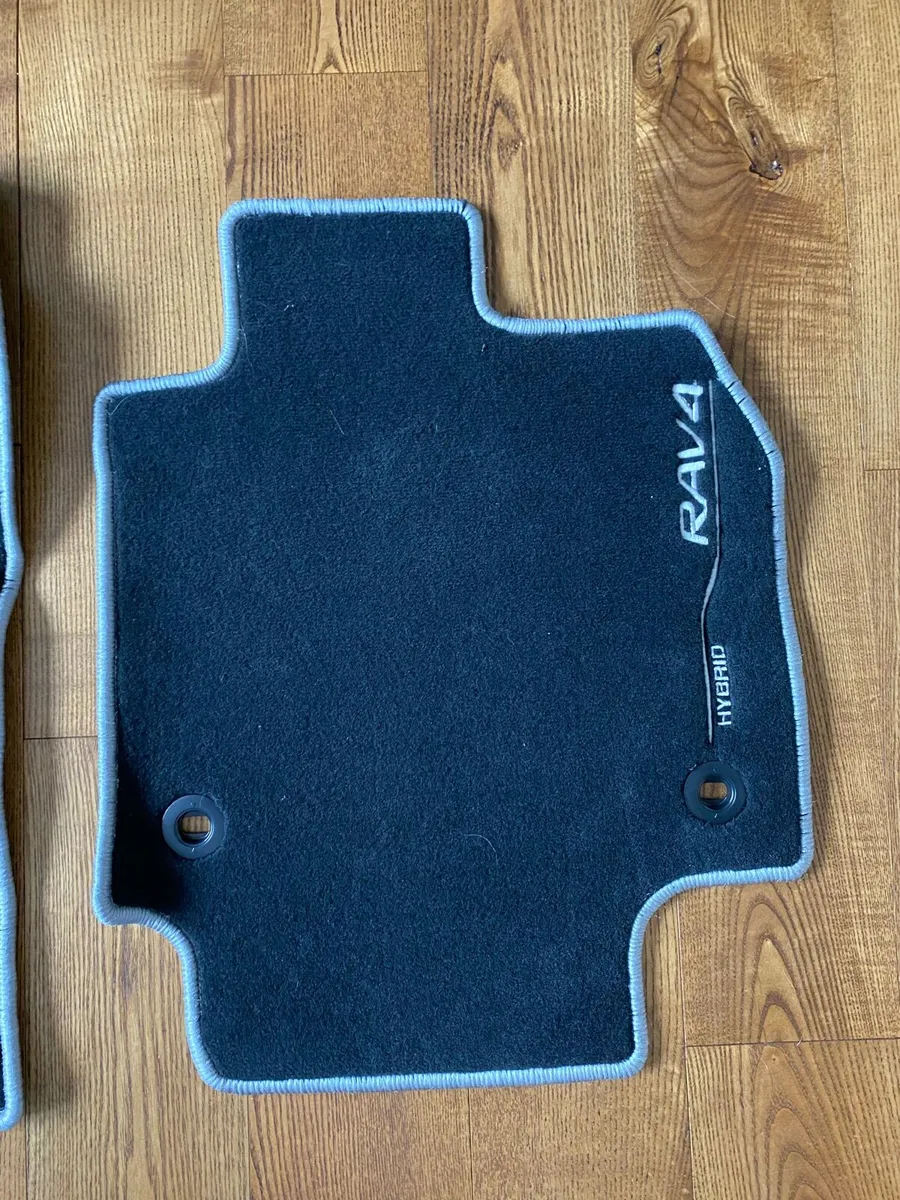 Rav 4 original floor mats - Image 3
