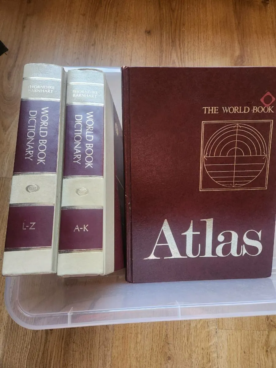 World Book Encyclopedia set / Dictionaries / Atlas - Image 3