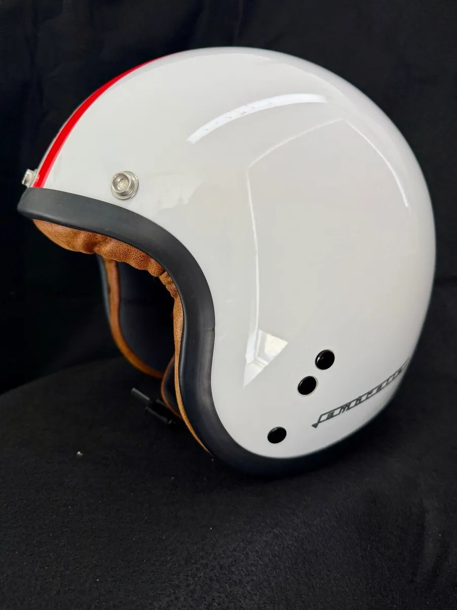 Lambretta crash helmet - Image 2