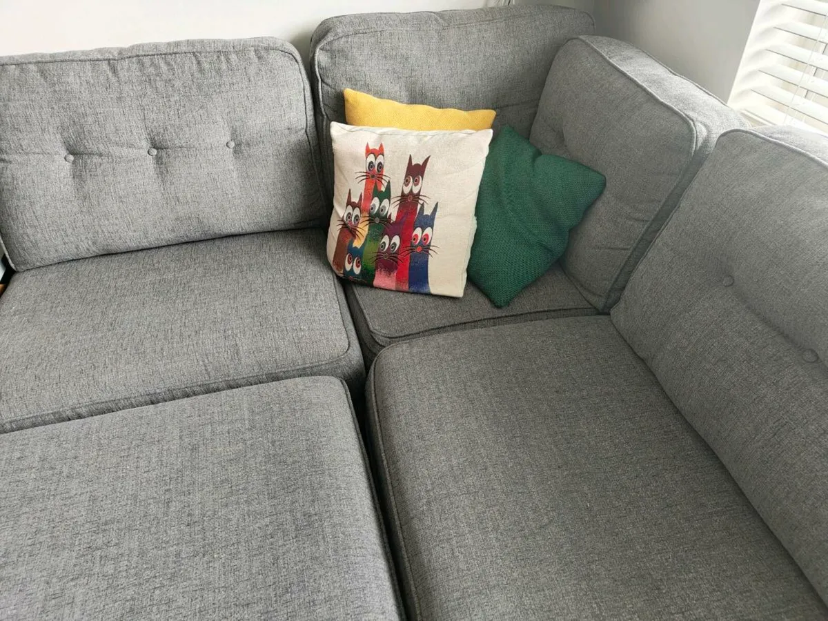 Corner suite and 2 seater - Image 2