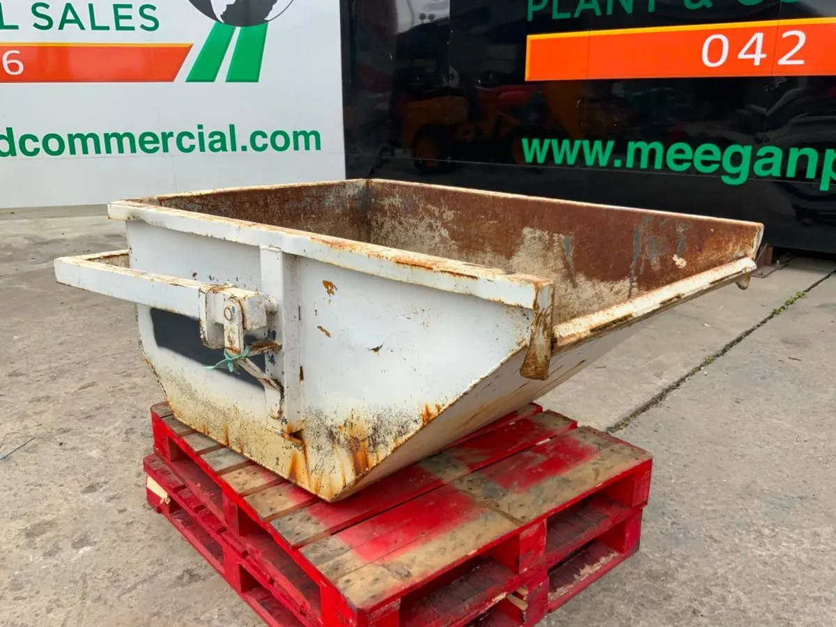 750lts CONQUIP SELF TIPPING CRANE SKIP.....837c. - Image 3