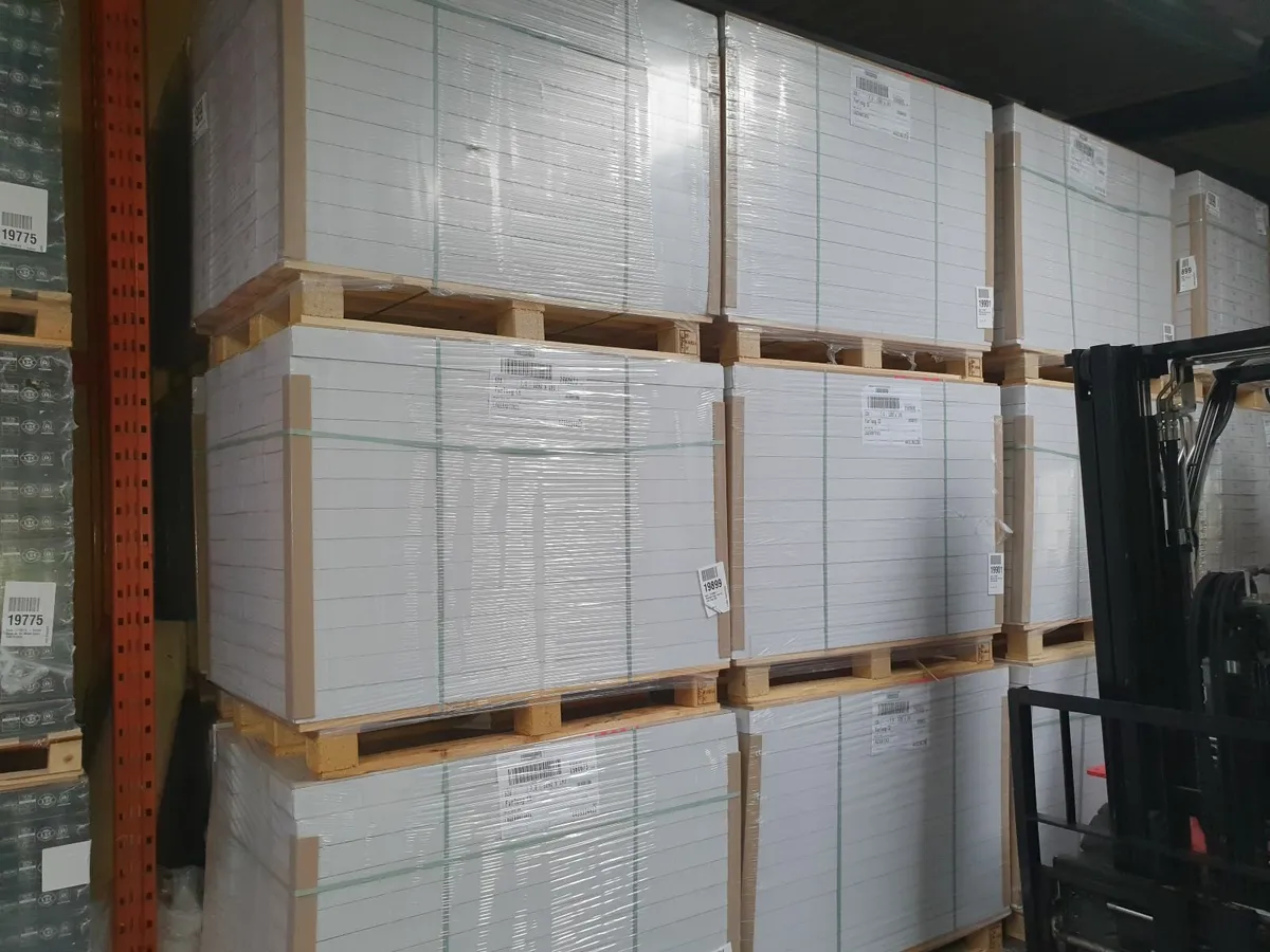 8mm Frost Oak Laminated Click Flooring - Free Deli - Image 3