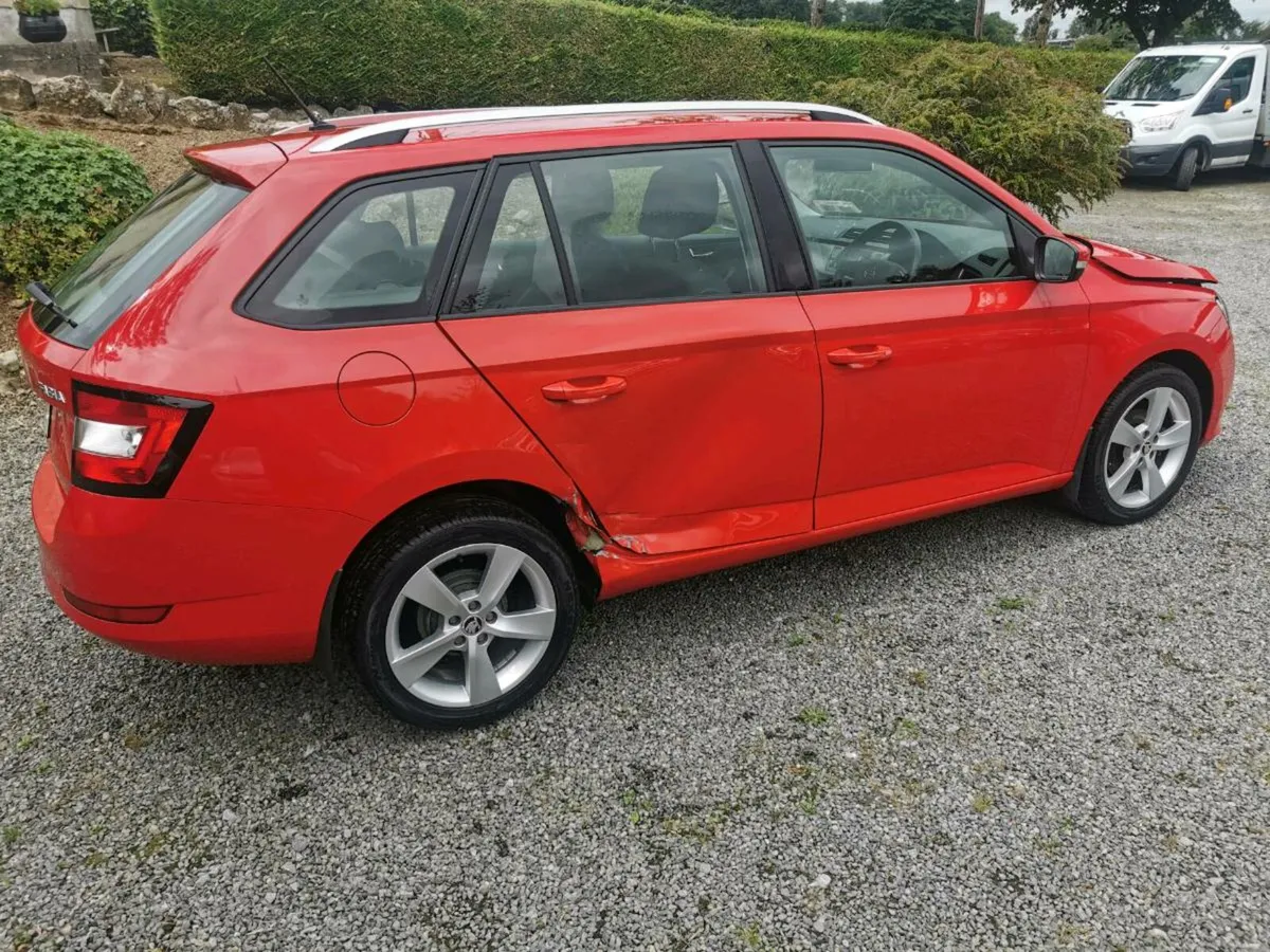 191 Skoda Fabia 1.2 Petrol 25kms - Image 2