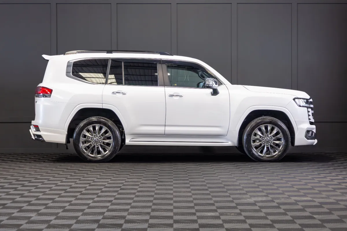 242 Landcruiser Amazon ZX 2 Seat Commercial - Image 2