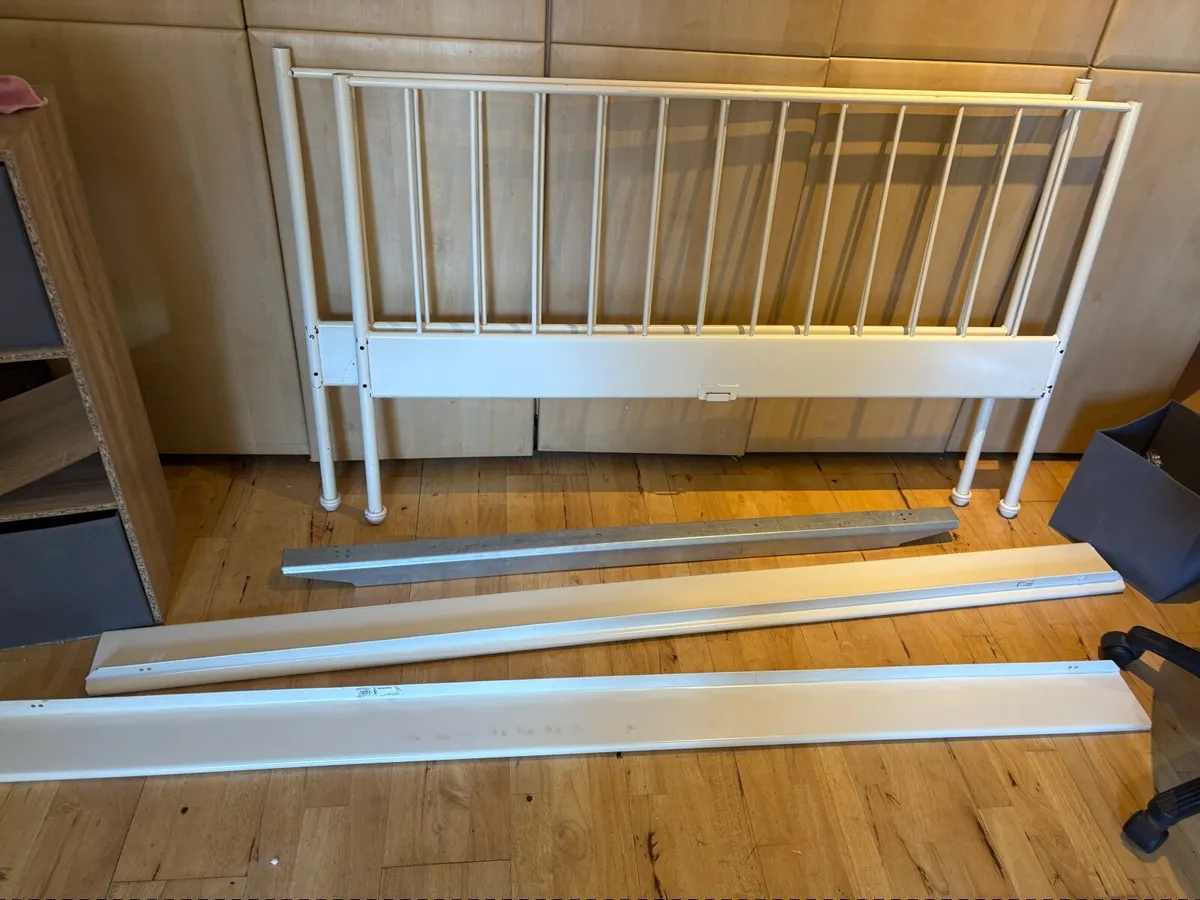 White metal bed frame - Image 1