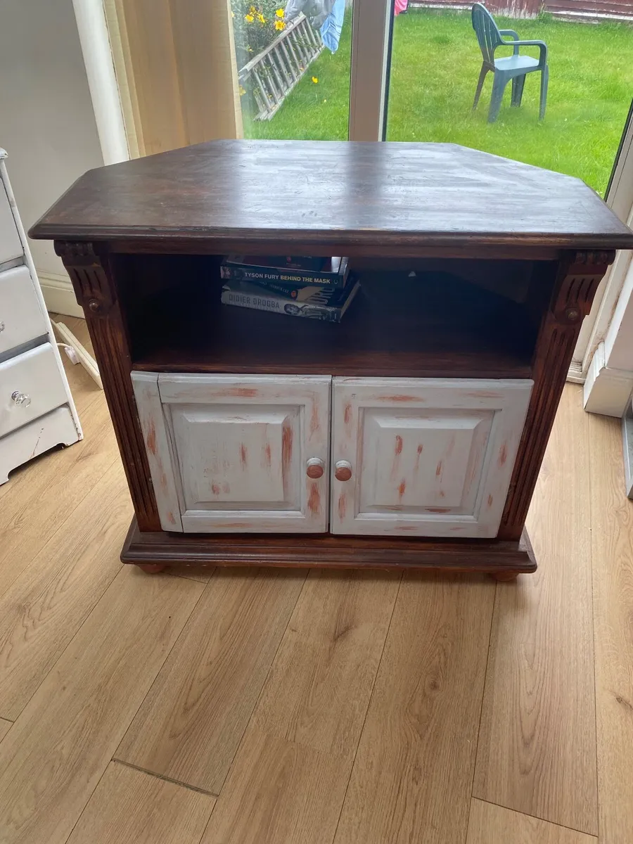 Corner unit